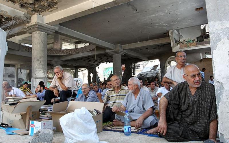 صور: هنية يخطب الجمعة في مسجد "السوسي"