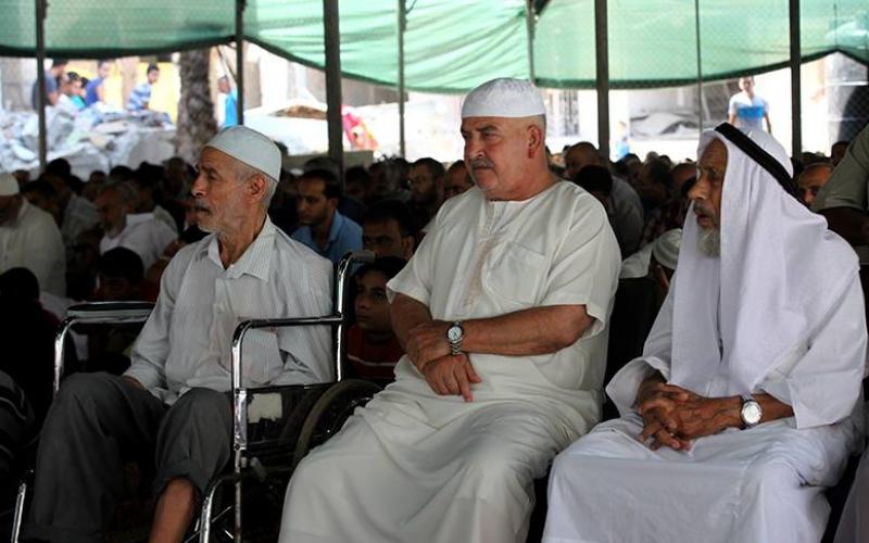 صور: هنية يخطب الجمعة في مسجد "السوسي"