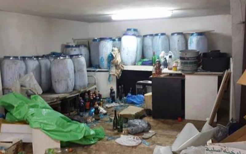 صور: ضبط مصنع للخمور في الخليل