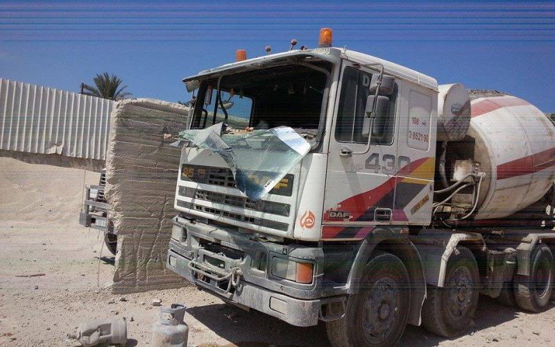 بالصور: 30 أسرة تفقد قوتها بعد قصف مصنع "التعاون"