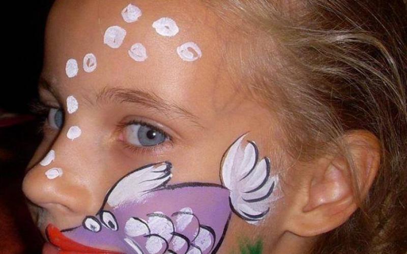 صور: وجوه أطفال تتحول لشخصيات كرتونية