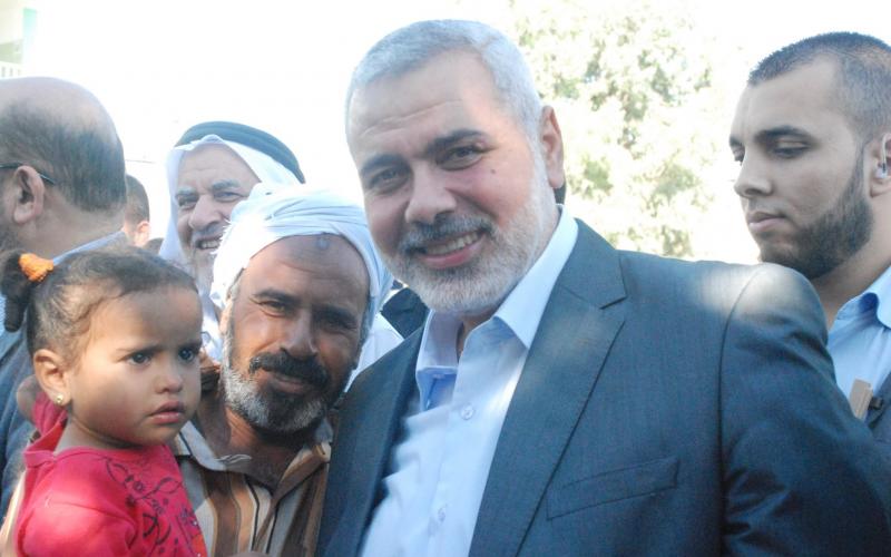 صور: هنية وقادة حماس يتفقدان المحافظة الوسطى