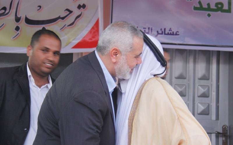 صور: زيارة وفد حماس برئاسة هنية لعوائل شهداء رفح