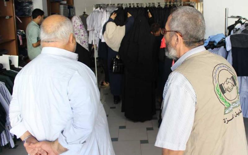 بالصور: زكاة الدرج توزع 2500 زي مدرسي