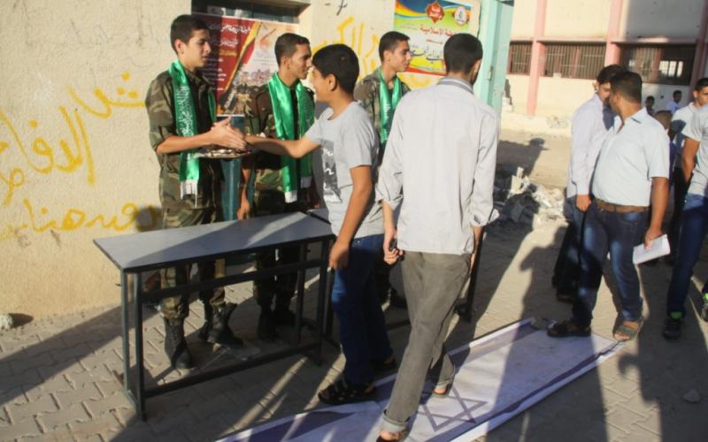 بالصور: كيف استقبلت الكتلة الإسلامية طلبة المدارس بغزة؟