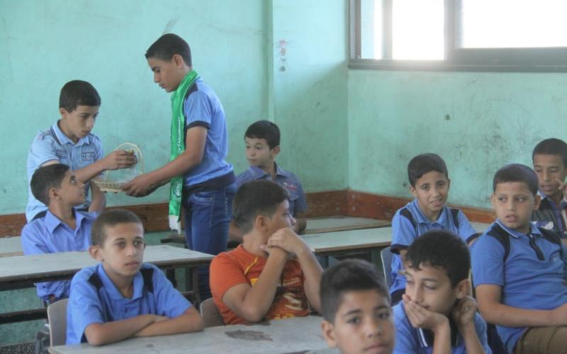 بالصور: كيف استقبلت الكتلة الإسلامية طلبة المدارس بغزة؟