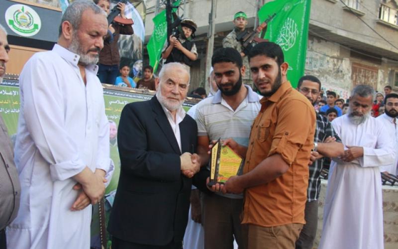 صور: حماس تكرم ذوي شهداء "يبنا" جنوب رفح