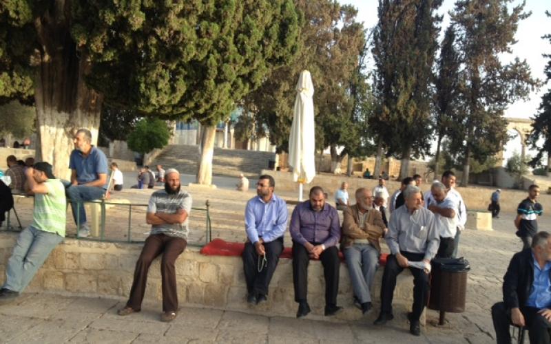 بالصور: إصابات بتصدي المرابطين لاقتحام جديد للأقصى