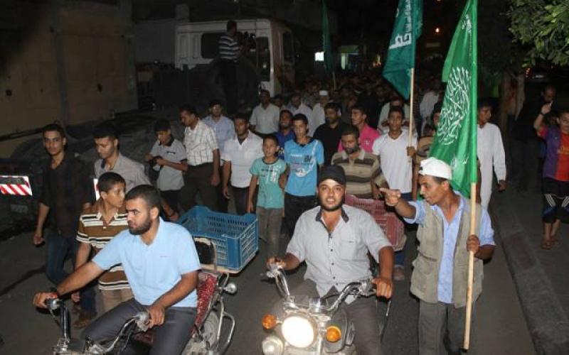 صور: مسيرة وفاء لدماء الشهداء في خليل الرحمن