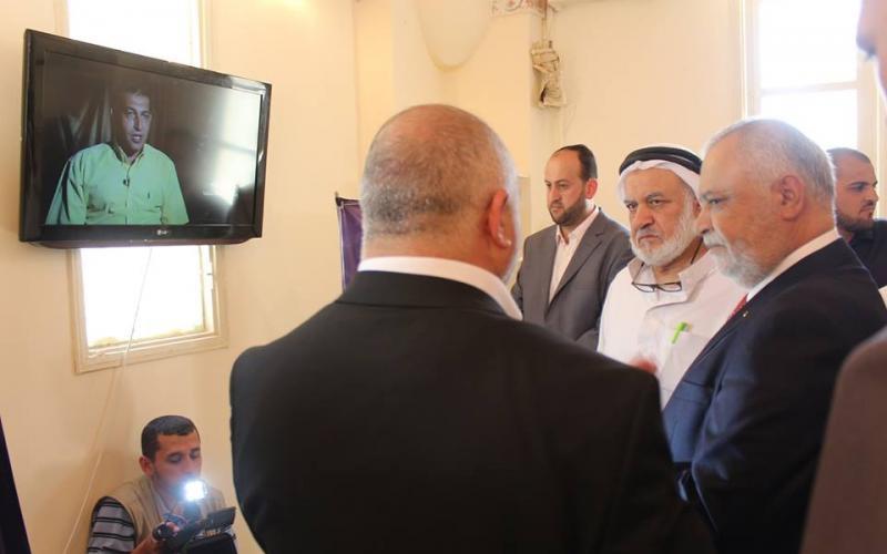 بالصور: صُحفيون يفتتحون معرض "الصورة تنتصر"