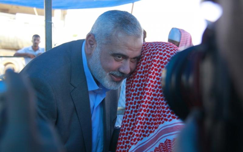 صور: هنية يهنئ الأسير المحرر سليم الحشاش برفح