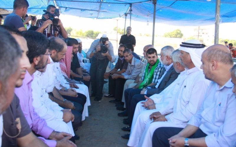 صور: هنية يهنئ الأسير المحرر سليم الحشاش برفح