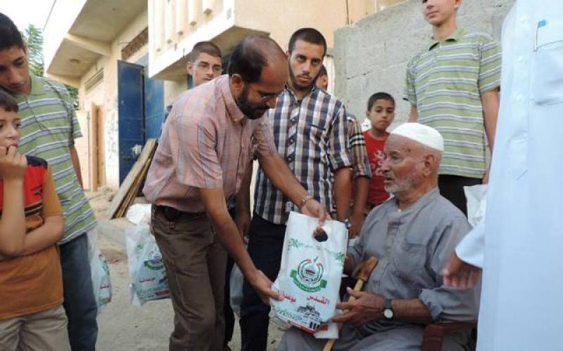 صور: حماس تبدأ حملة "بورك صمودكم والقدس موعدنا"