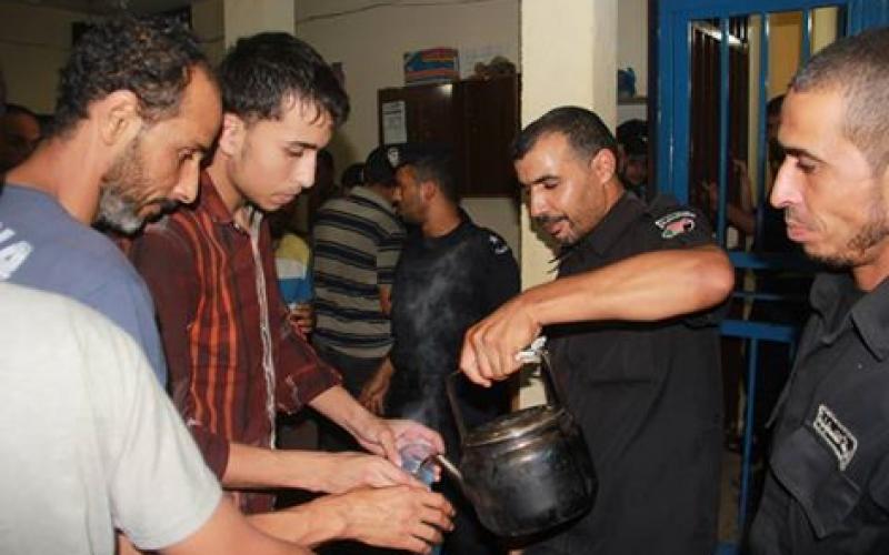 بالصور: الطفل مؤمن..غرته سيارة في السويد فرحل مقيداً بالحديد