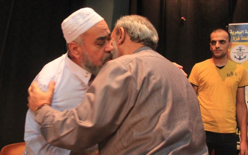 صور: تكريم أهالي شهداء الشرطة بغزة