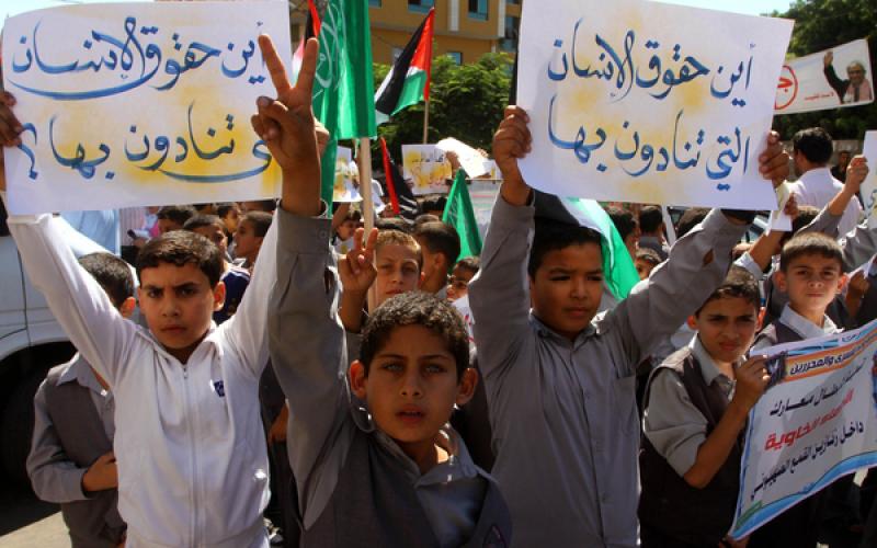 بالصور.. أطفال غزة يتضامنون مع الأسرى