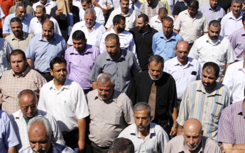 صور..اعتصام آلاف موظفي الوكالة في غزة