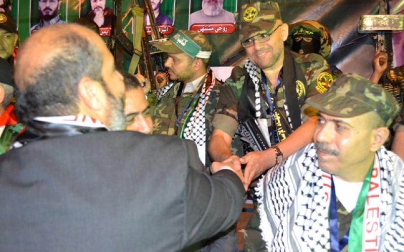 بالصور..حماس تكرم المحررين شرق غزة