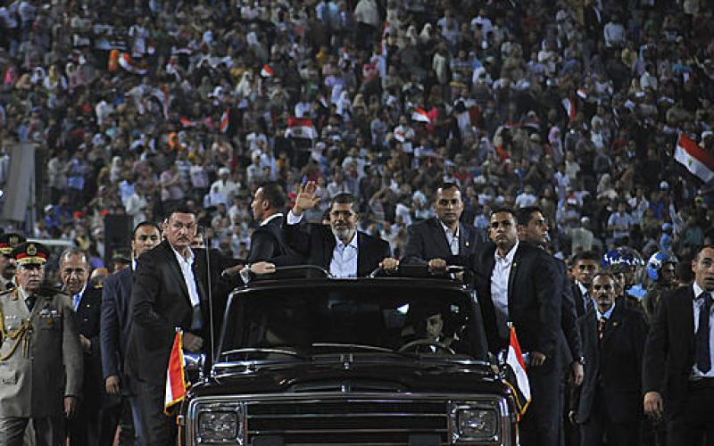 صور.. مرسي يلقي خطاب أكتوبر وسط الآلاف