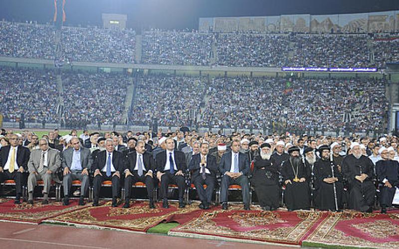 صور.. مرسي يلقي خطاب أكتوبر وسط الآلاف