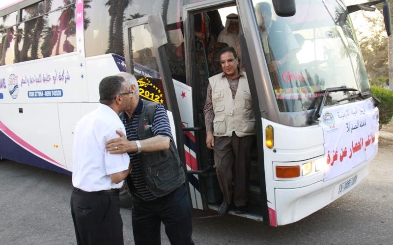 بالصور... وصول قافلة أردنية تضامناً مع غزة