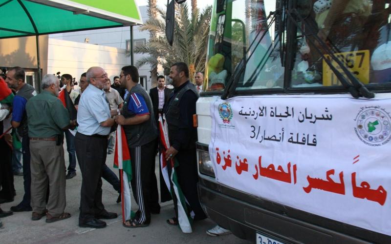 بالصور... وصول قافلة أردنية تضامناً مع غزة