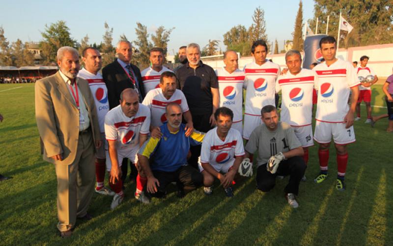 صور.. هنية يفتتح ملعب معشب شمال القطاع