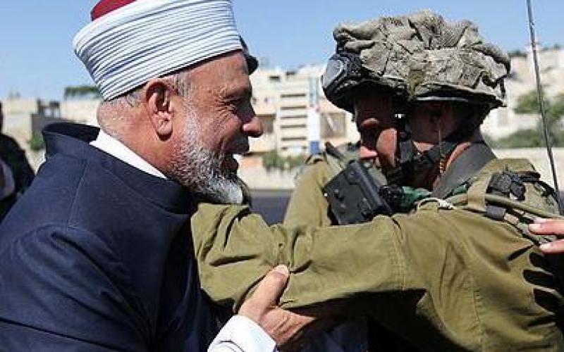 بلدية الخليل متورطة في بيع ملعب للمغتصبين!