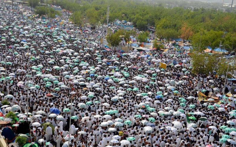 صور مميزة .. حجاج بالملايين يرجون رحمة الله