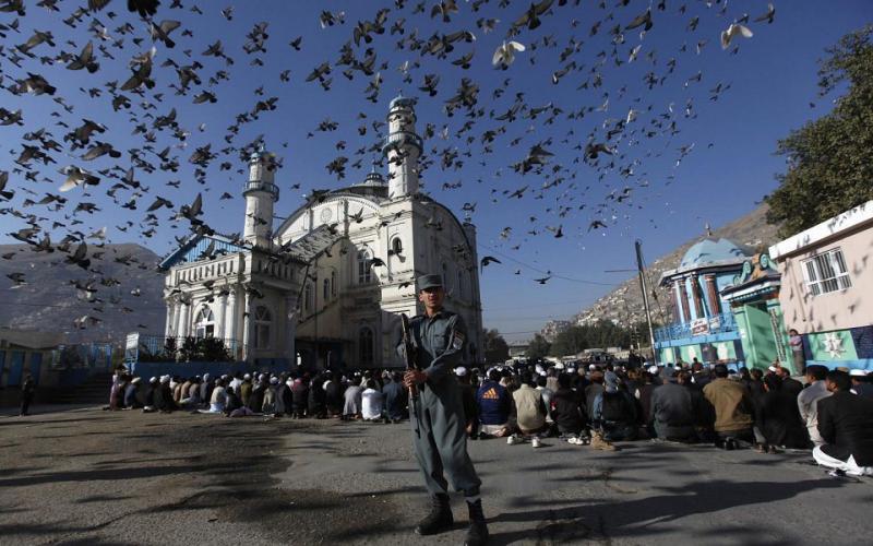 صور.. صلاة العيد في بقاع شتى من العالم