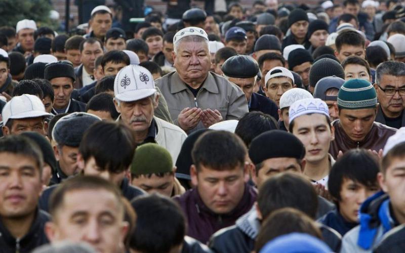 صور.. صلاة العيد في بقاع شتى من العالم