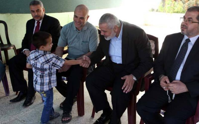 صور: هنية بمنزل الشهيد الغول والصفطاوي