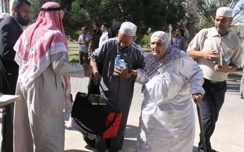 صور: وصول الحجاج لمعبر رفح البري