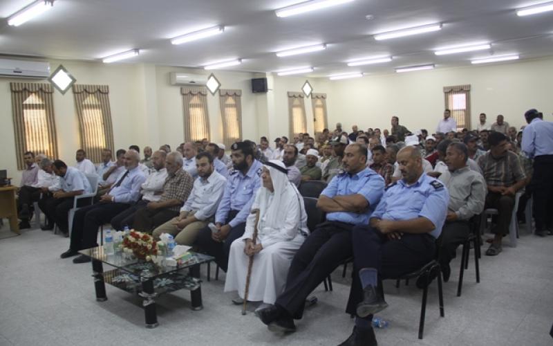 صور: بلدية خان يونس تكرم موظفيها العاملين خلال العدوان
