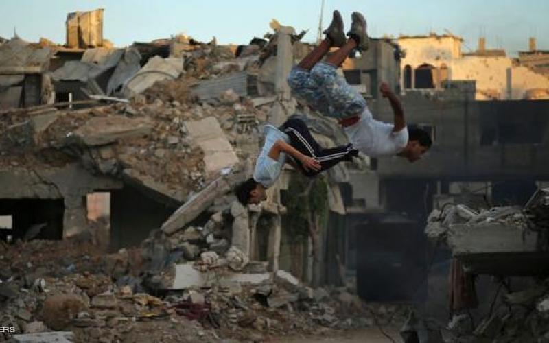 صور: باركور فلسطيني.. وسط الدمار
