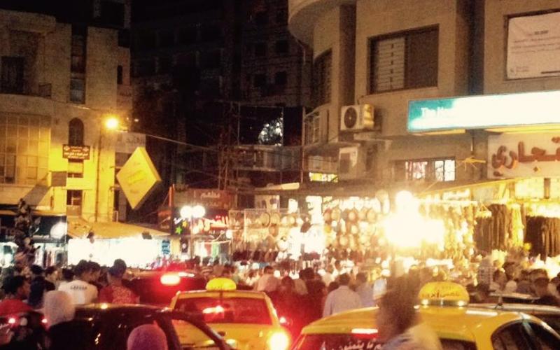 صور: أجواء ليلة العيد في مدينة نابلس