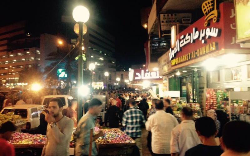 صور: أجواء ليلة العيد في مدينة نابلس