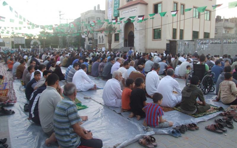 صور: صلاة الأضحى وذبح الأضاحي وسط قطاع غزة