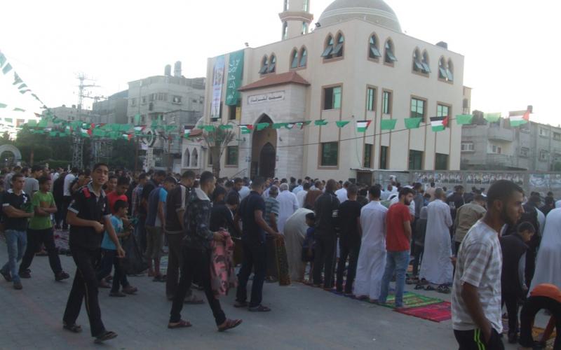 صور: صلاة الأضحى وذبح الأضاحي وسط قطاع غزة
