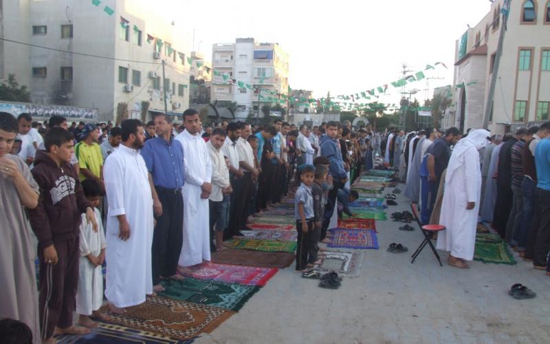 صور: صلاة الأضحى وذبح الأضاحي وسط قطاع غزة