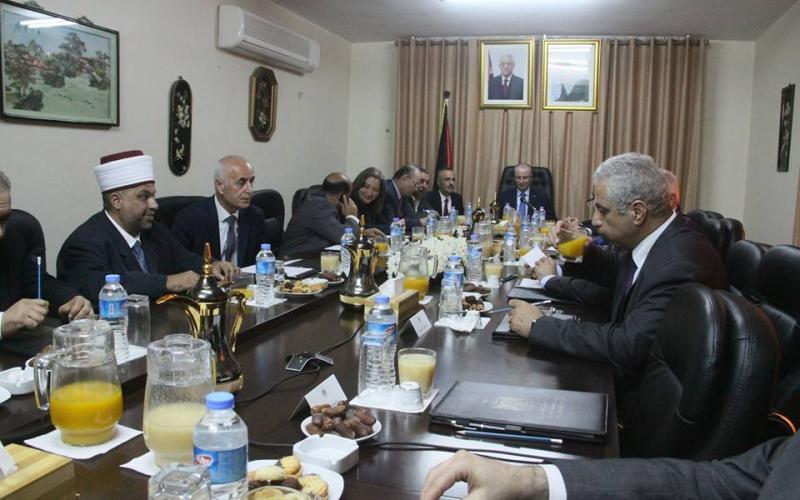 صور: بدء اجتماع حكومة التوافق بغزة
