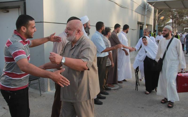 صور: وصول الفوج الأول من الحجاج لغزة