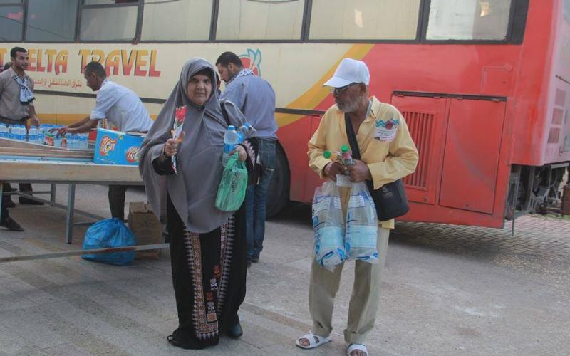 صور: وصول الفوج الأول من الحجاج لغزة