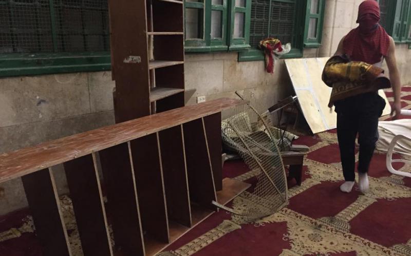 صور: الشبان يستعدون للتصدي لاقتحام الأقصى