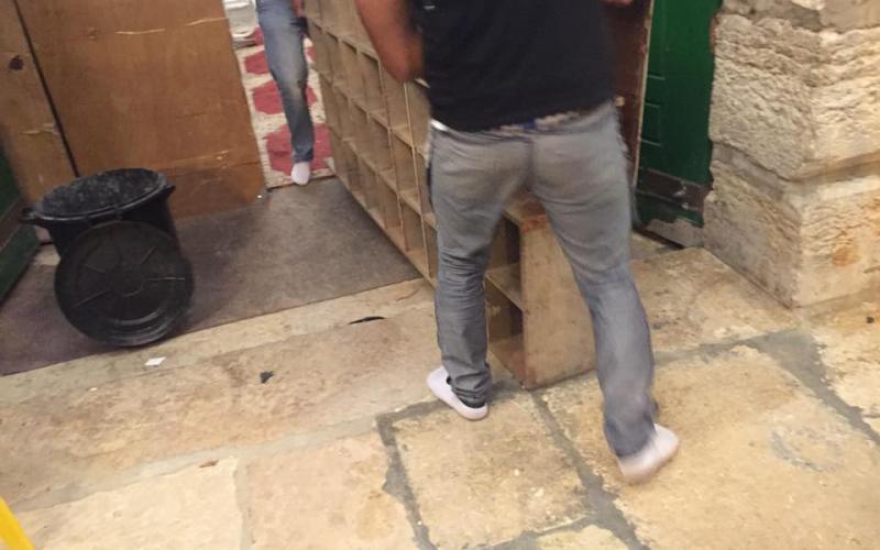 صور: الشبان يستعدون للتصدي لاقتحام الأقصى