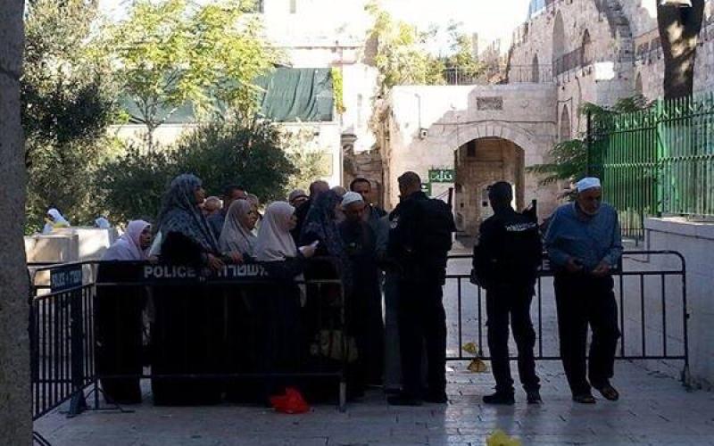 صور: الشبان يستعدون للتصدي لاقتحام الأقصى