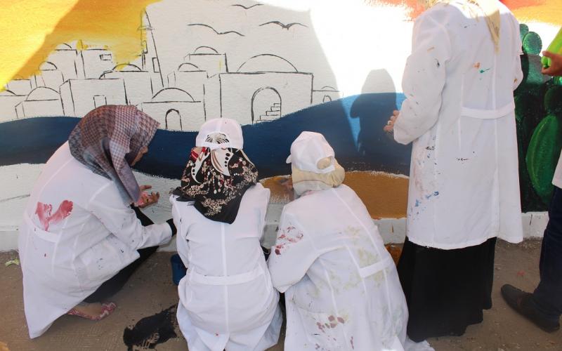 صور: جدارية لفتيان وفتيات مركز "بناة الغد"