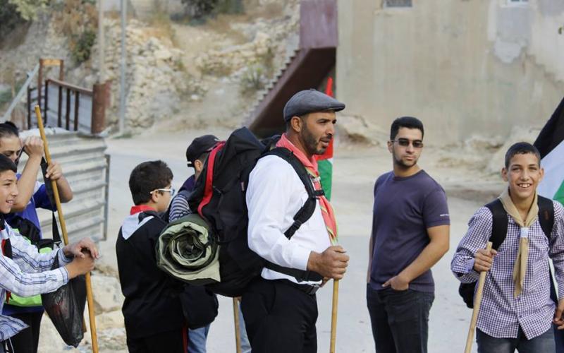 صور: مجموعة كشفية تنظم رحلة برية بالخليل