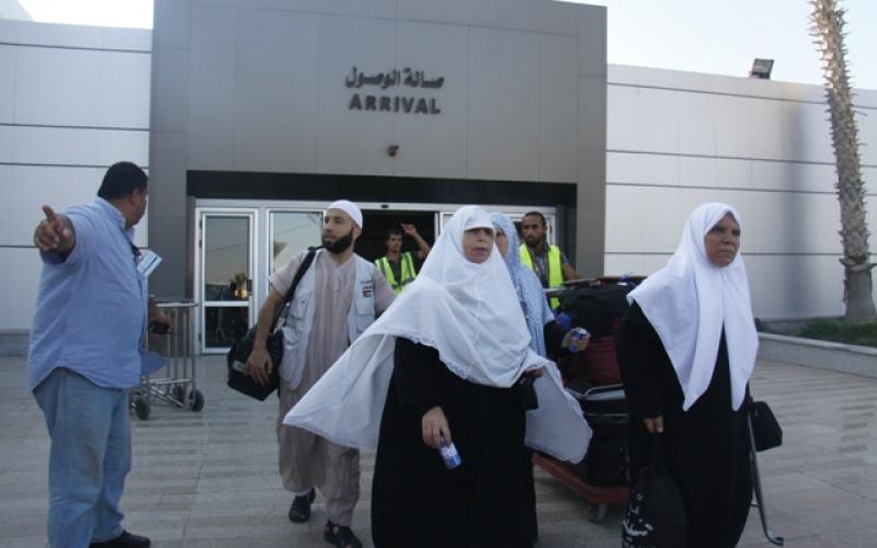 صور: وصول أول فوج من الحجاج إلى القطاع