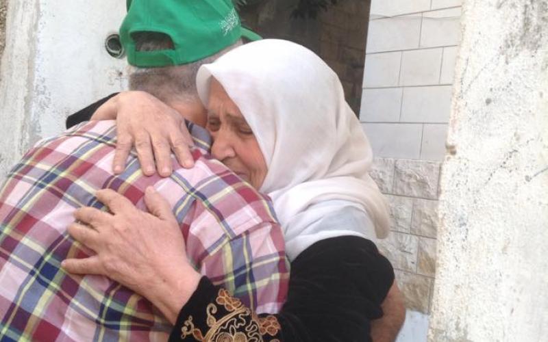 صور: الإفراج عن القيادي "القدح" من نابلس
